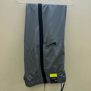 Nike Men Epic Knit Pants Cool Gray/Black Size L NWT